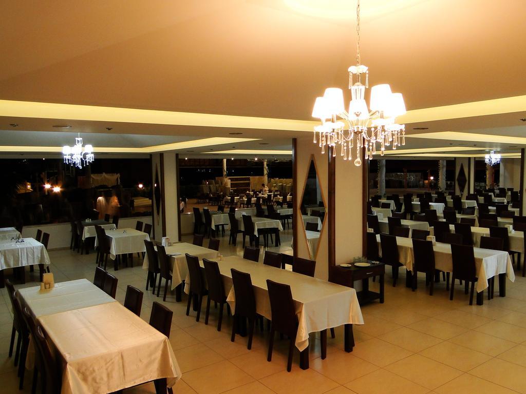 Gumus Hotel Arsuz Esterno foto