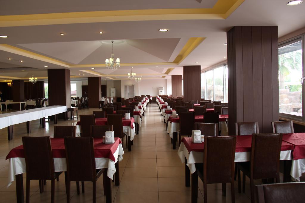 Gumus Hotel Arsuz Esterno foto
