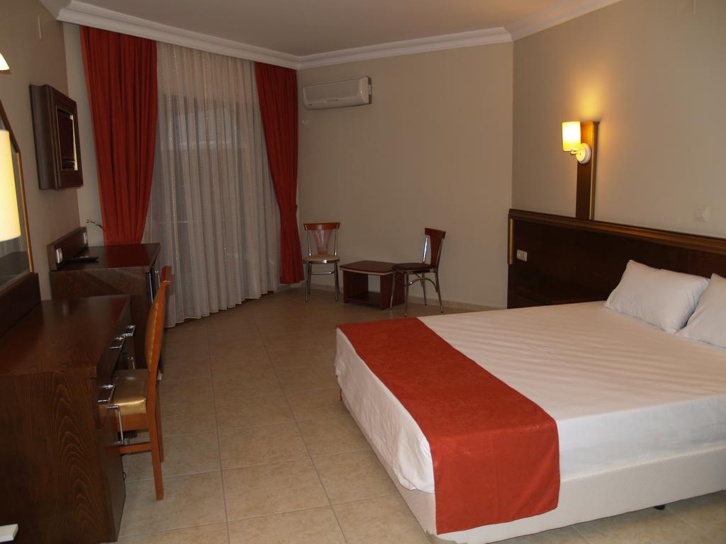 Gumus Hotel Arsuz Esterno foto