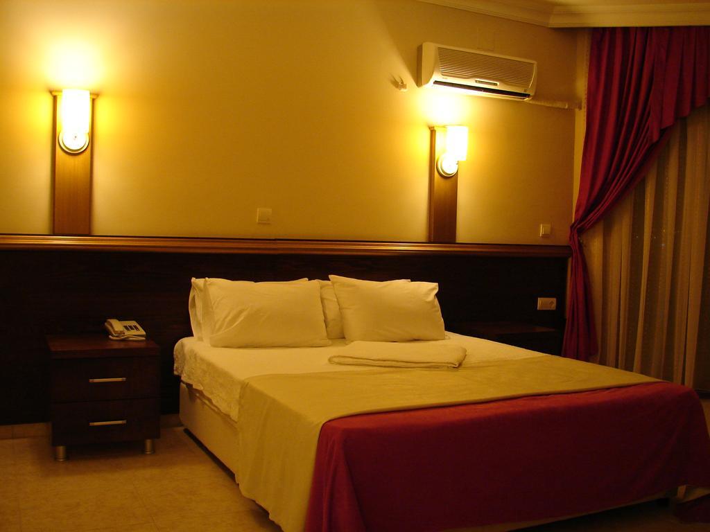 Gumus Hotel Arsuz Esterno foto