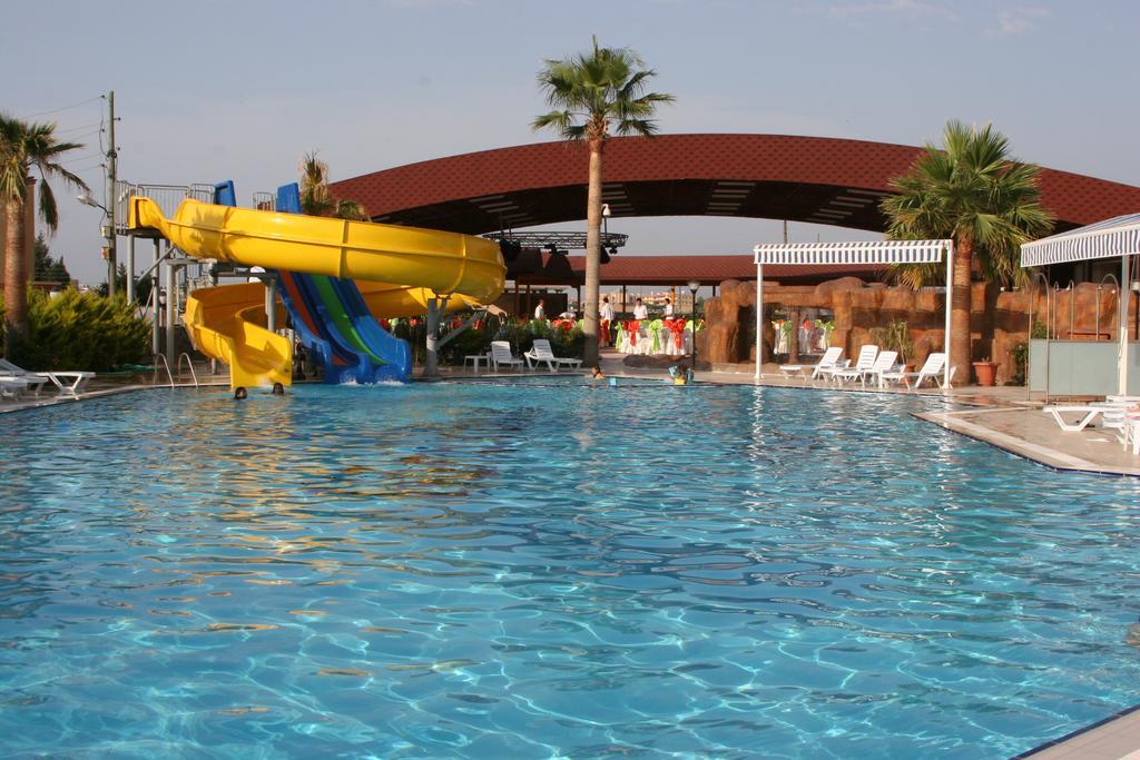 Gumus Hotel Arsuz Esterno foto