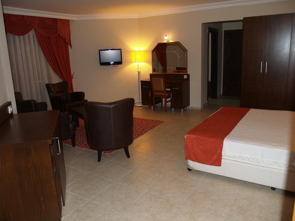 Gumus Hotel Arsuz Esterno foto