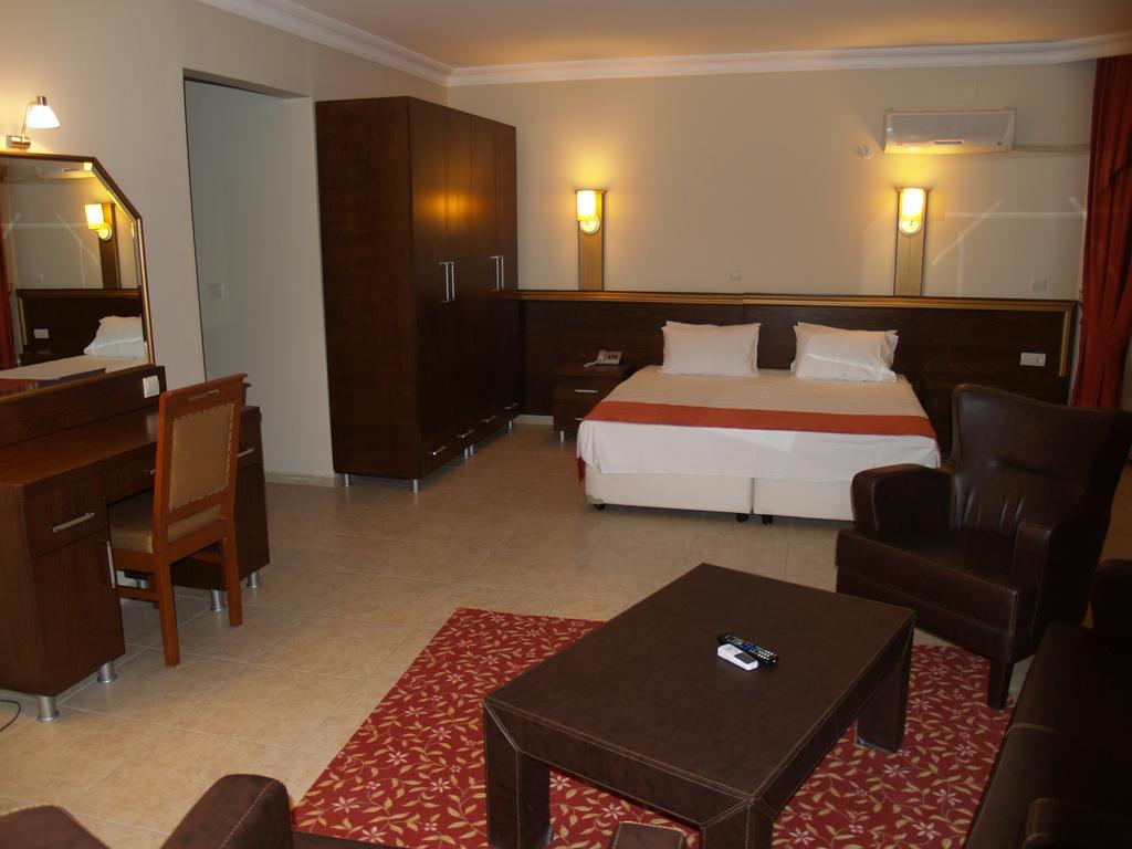 Gumus Hotel Arsuz Esterno foto