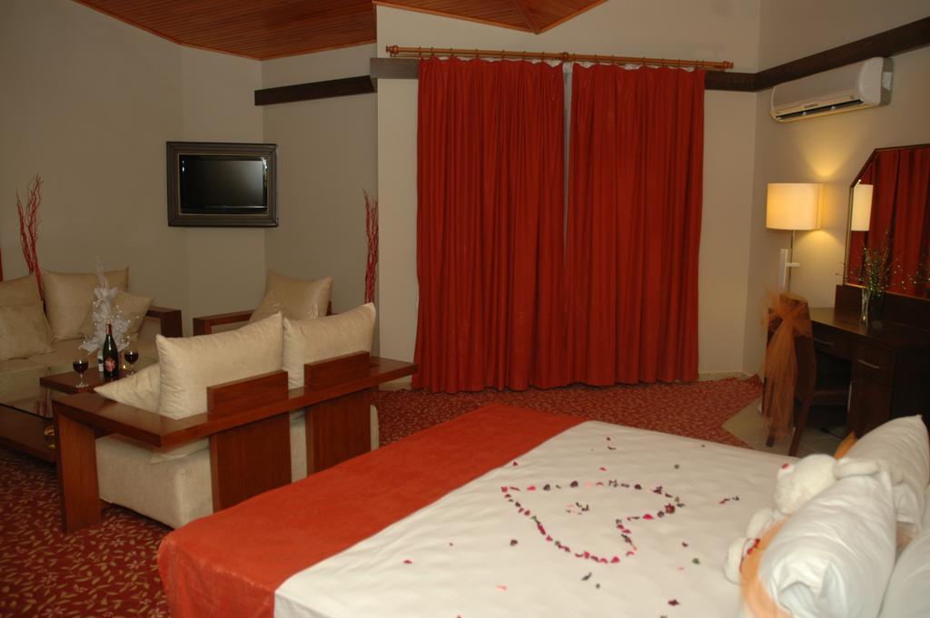 Gumus Hotel Arsuz Esterno foto