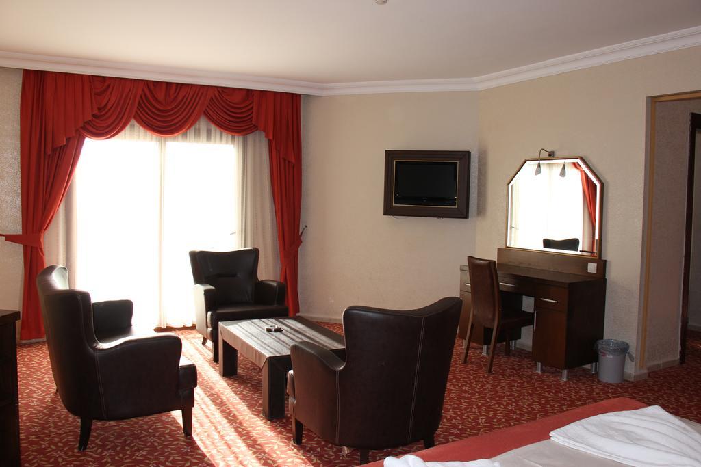 Gumus Hotel Arsuz Esterno foto