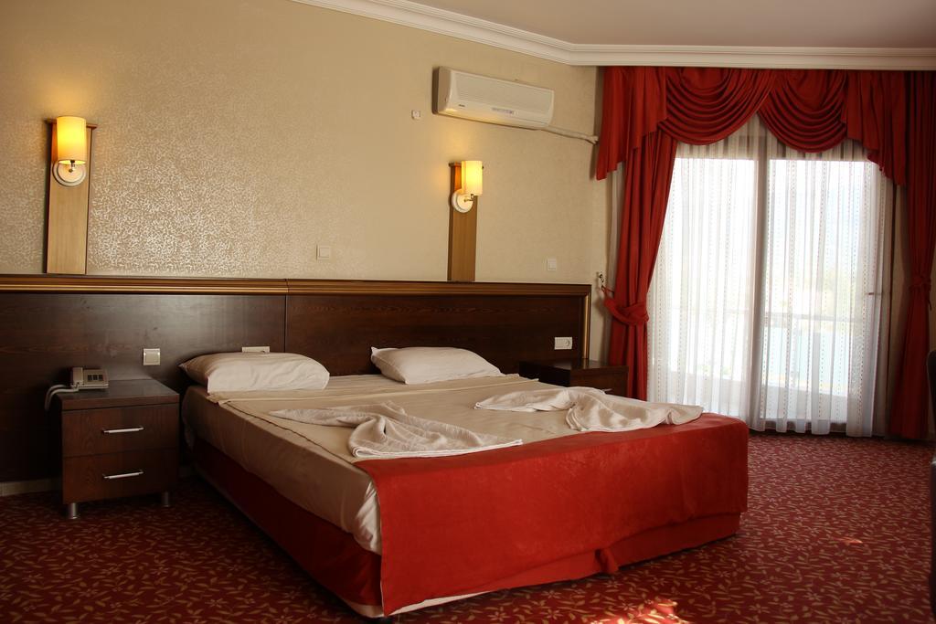 Gumus Hotel Arsuz Esterno foto